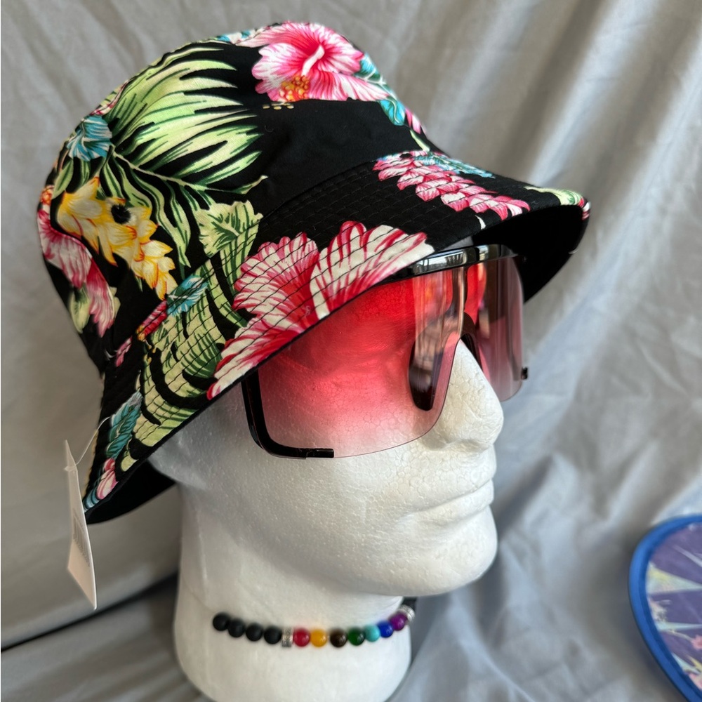 RAVELUXE 🥳 Bucket Hat 👒 ✨ Floral Print on Black ✨